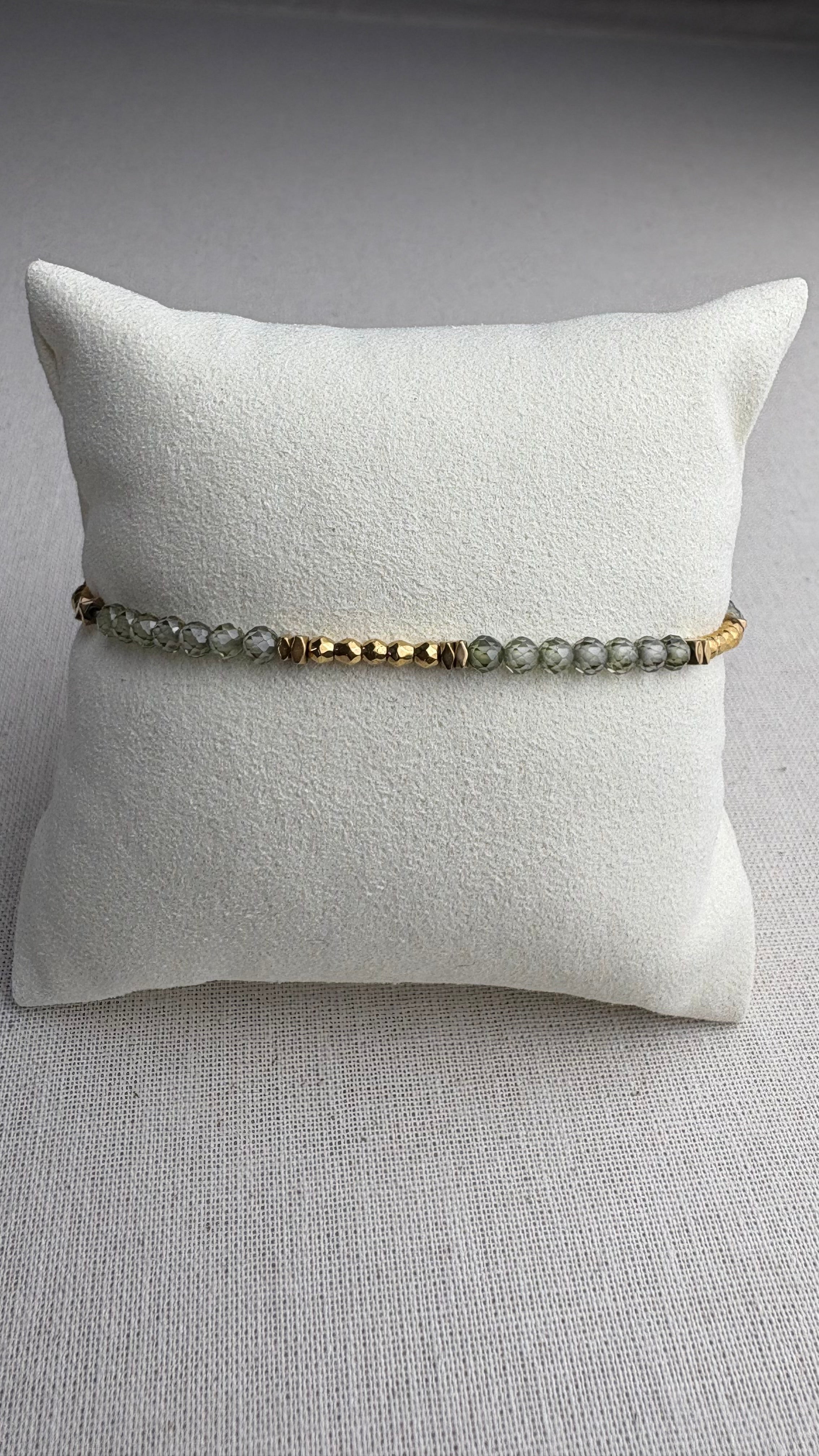 Bracelet Flo doré Zirconium kaki - Perles en Provence