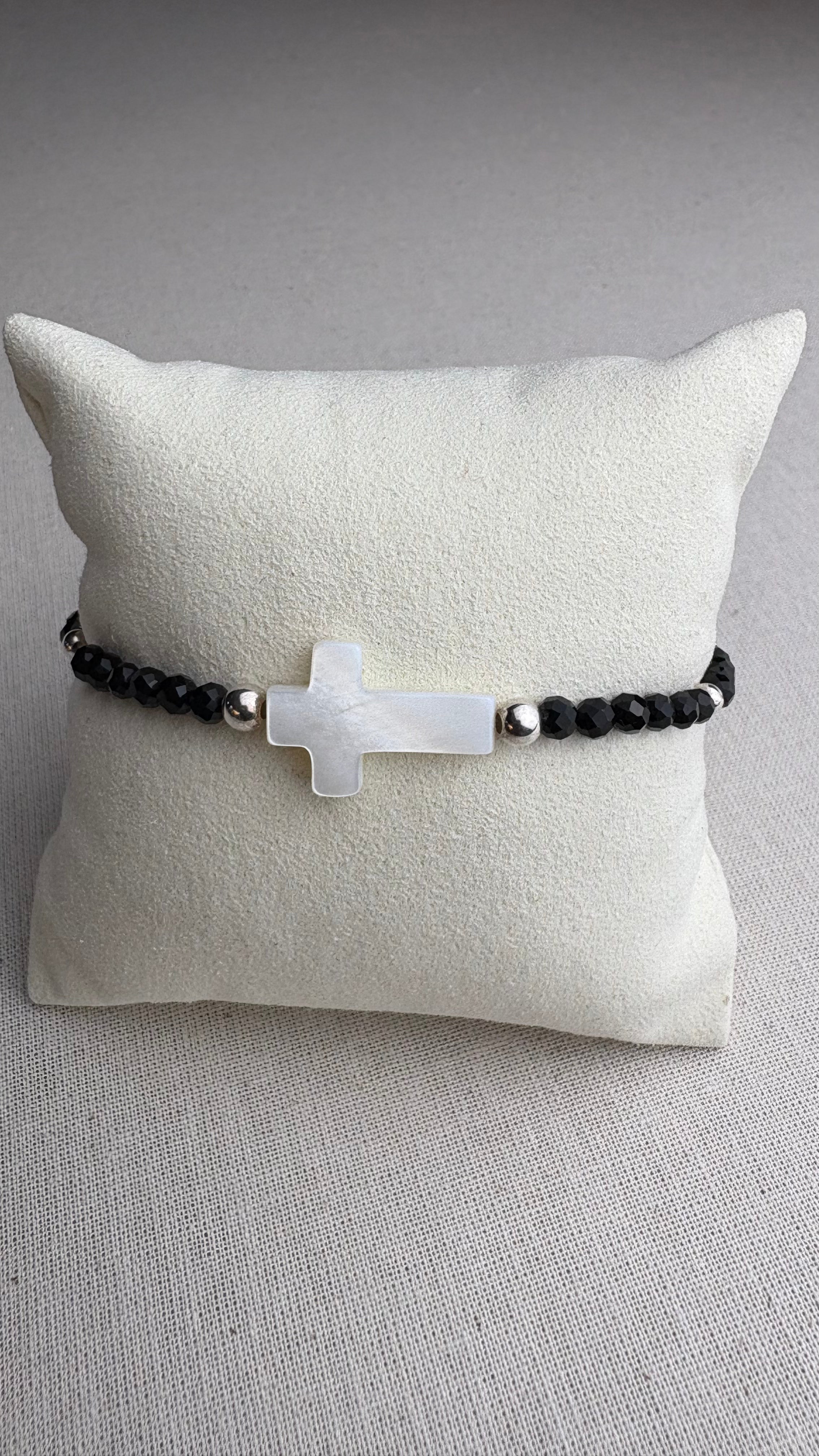 Bracelet Croix Nacre & Onyx en argent 925 - Perles en Provence
