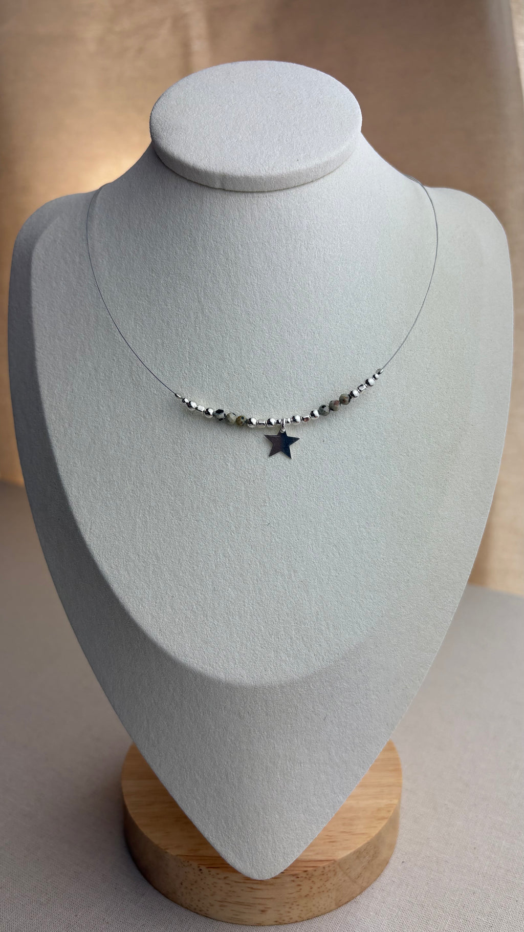 Collier ras de cou Étoile Jaspe Dalmatien en argent 925 - Perles en Provence