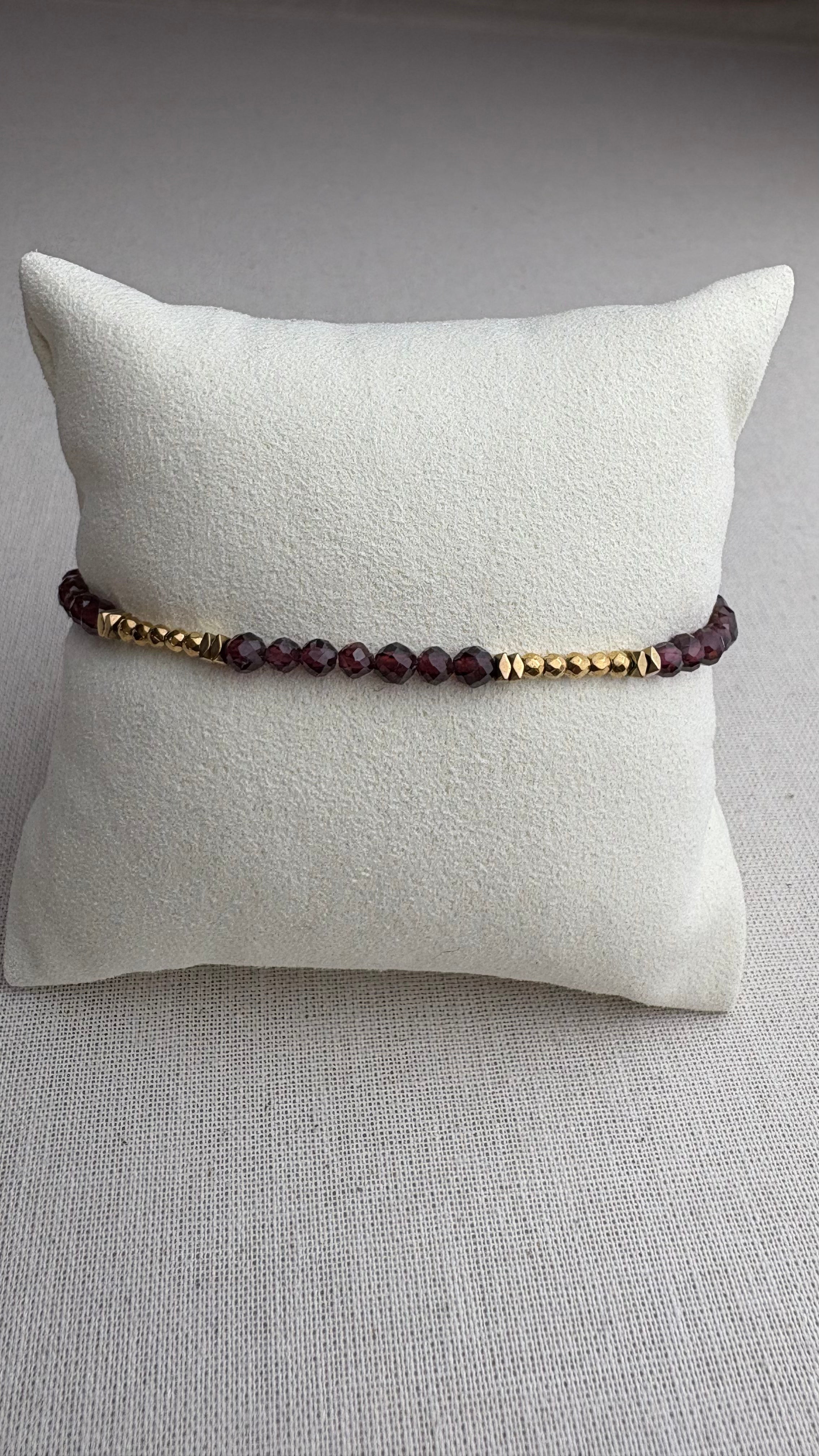 Bracelet Flo doré Grenat d’Inde - Perles en Provence